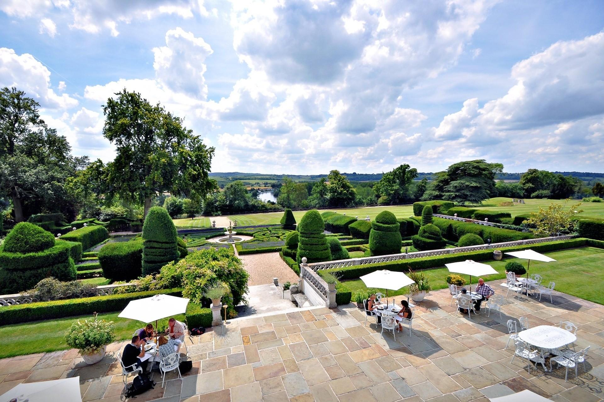 Aft-tea-terrace